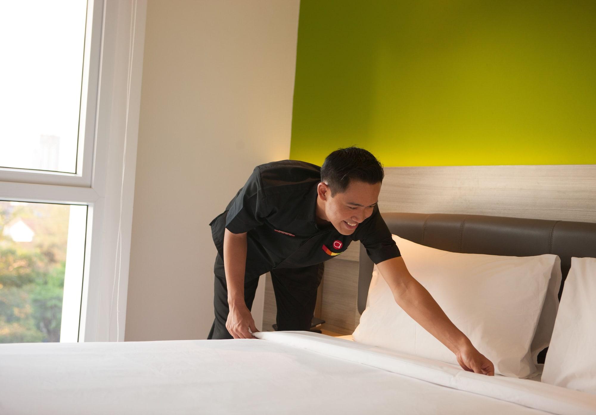 Amaris Hotel Darmo Surabaya Buitenkant foto