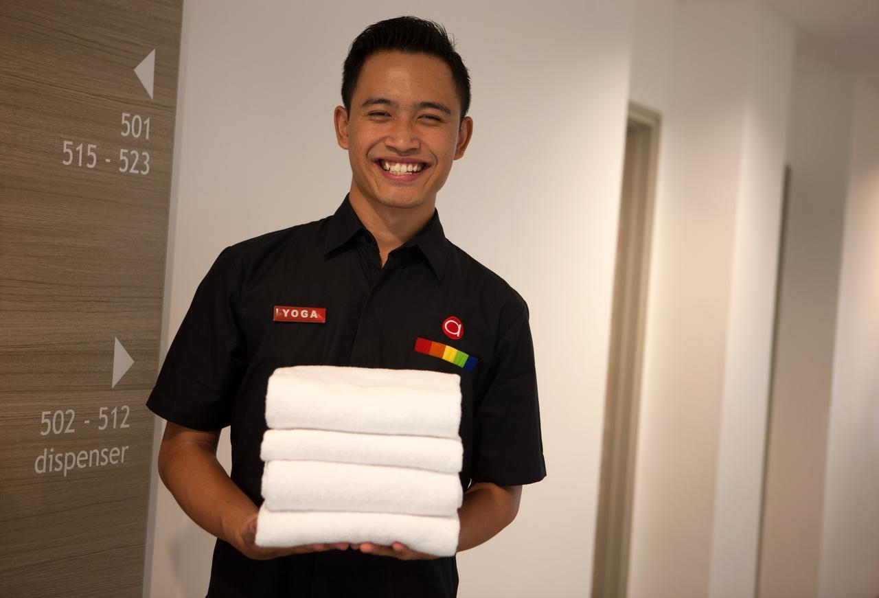 Amaris Hotel Darmo Surabaya Buitenkant foto